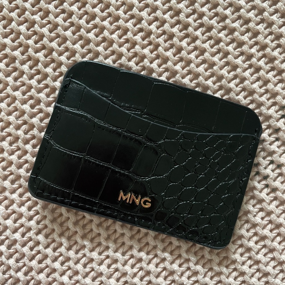 MNG Black Croc-Embossed Card Holder